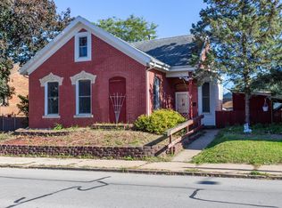 1016 Rhomberg Ave, Dubuque, IA 52001