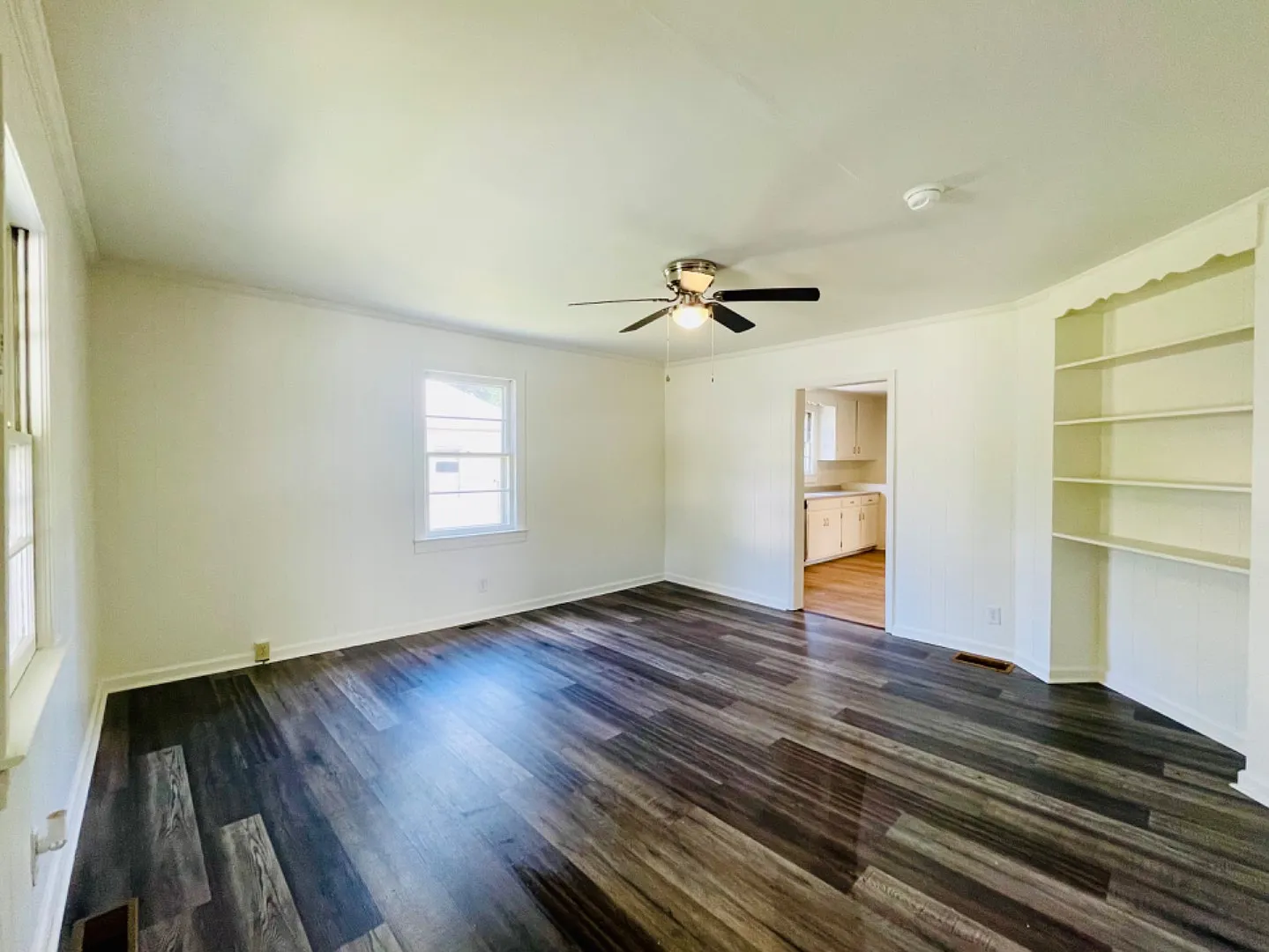 383 Wesley Street — Photo 2