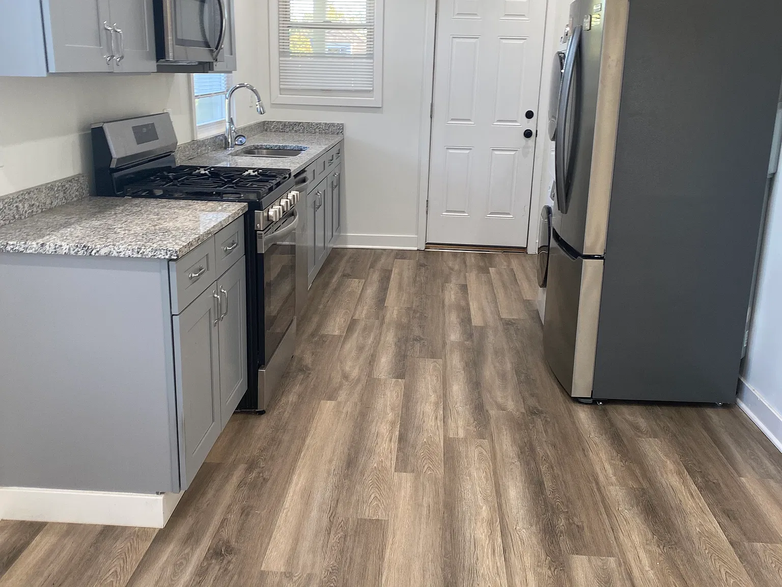 2 bed, 1000 sqft, $1,500 — Photo 3