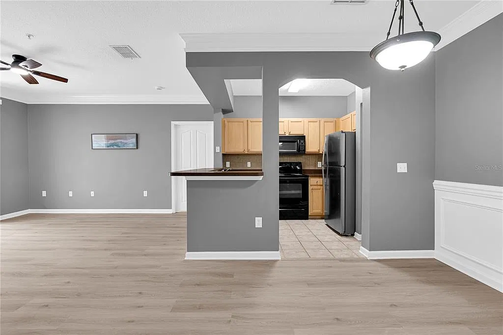 2 bed, 2.0 bath, 973 sqft, $1,600 — Photo 4