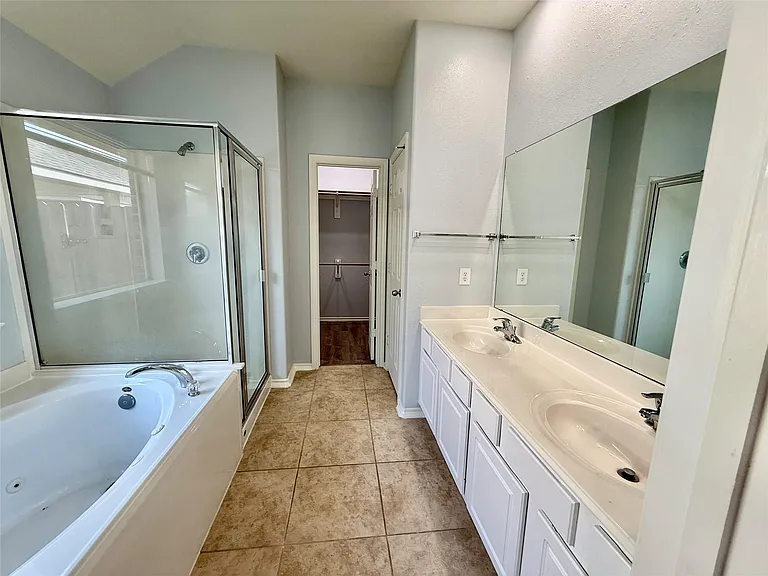 6826 Chester Oak Dr — Photo 27