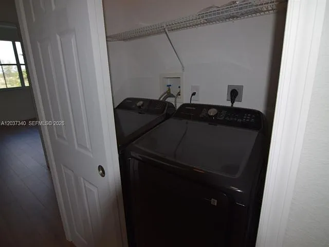 7848 NW 114th Path — Photo 2