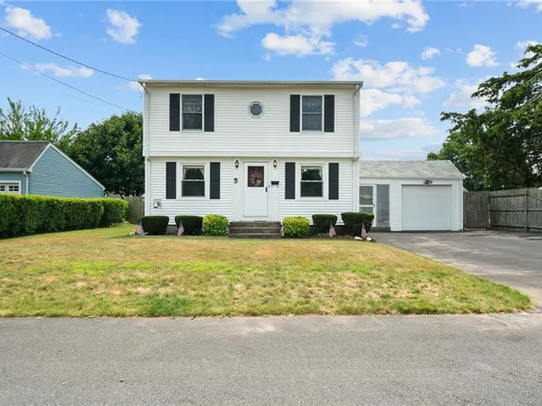 5 Martha Rd E, Rumford, RI 02916