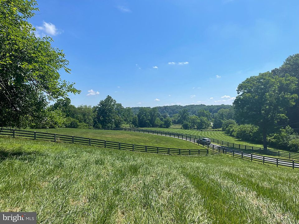 2nd image of 18801 Chandlee Mill Rd
