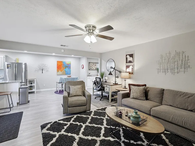 2914 Flagstone Dr — Photo 18