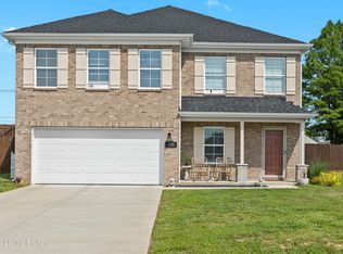 138 Spring Lake Ln, Louisville, KY 40229