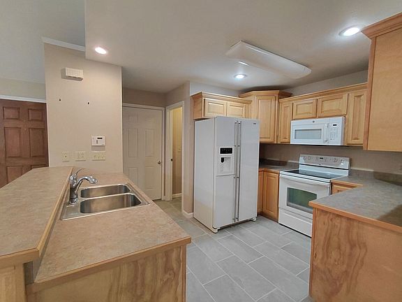5th image of 24569 Terrain Rd