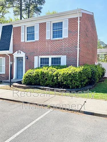 376 Susan Constant Dr Photo 1