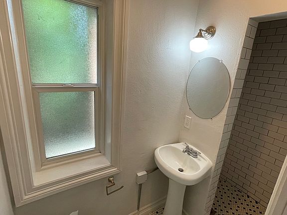 3rd image of 410 S Lake St #100