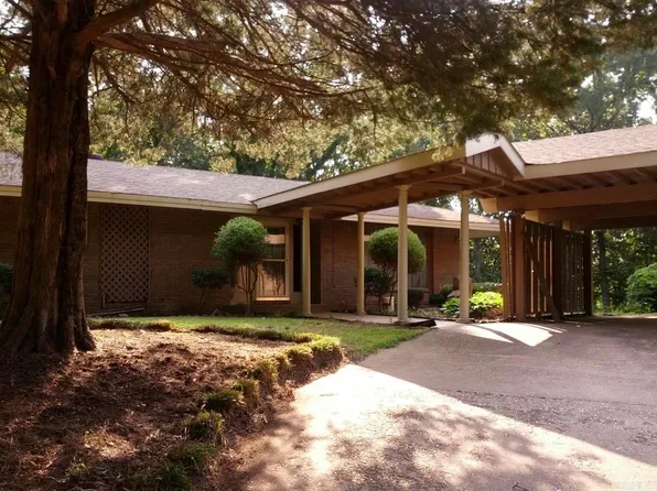 320 McCollum Dr, Forrest City, AR 72335