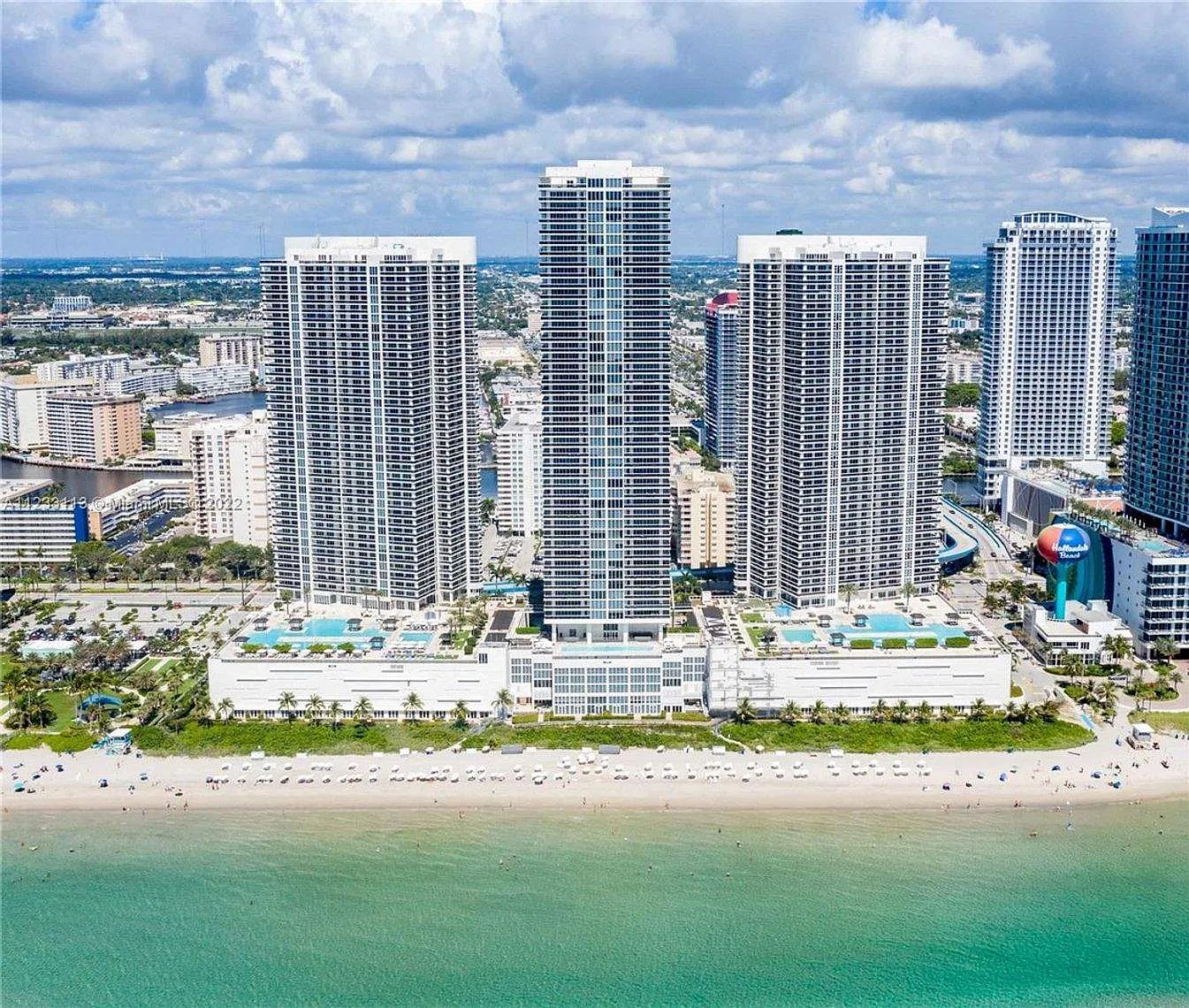 Beach Club Tower II — Photo 1