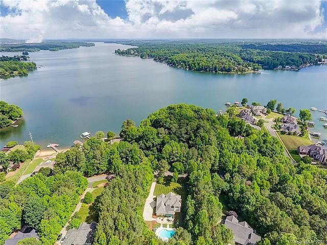 1st image of 2725 Lake Wylie Dr