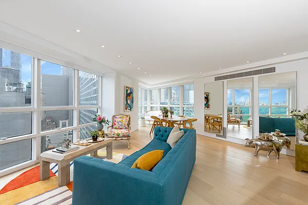 Sold by R New York | media 14