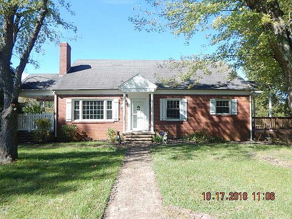5th image of 940 Oakdale Dr
