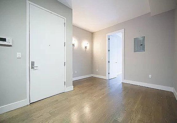 4th image of 241 Jefferson St APT 2R
