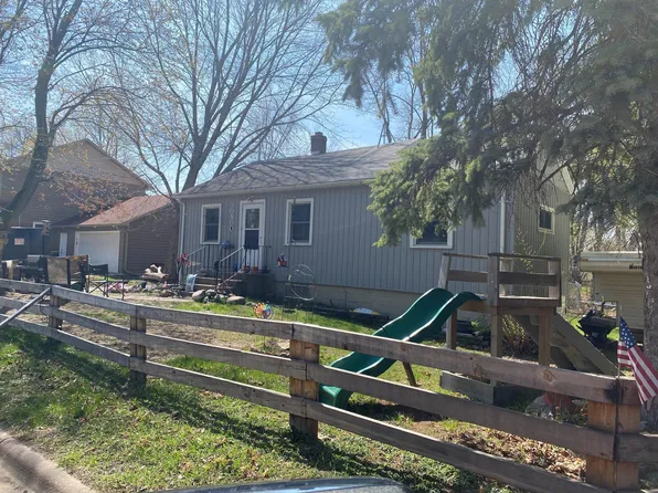 30800 N Lakes Trl, Lindstrom, MN 55045