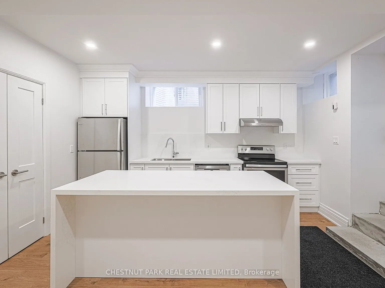 2 bed, $2,400 — Photo 4