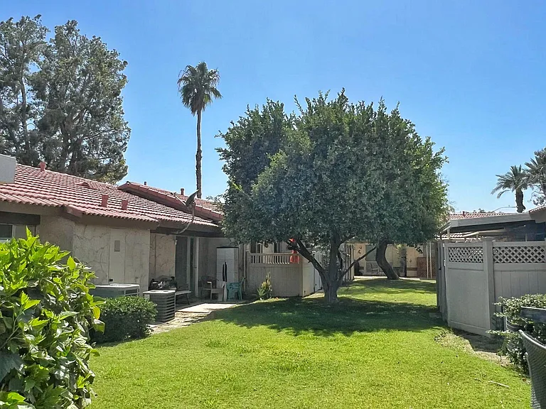 82075 Country Club Dr #38 — Photo 10
