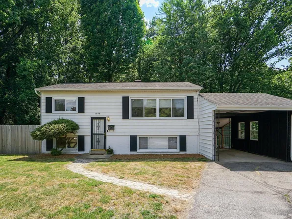 1499 Meridian Ct, Woodbridge, VA 22191