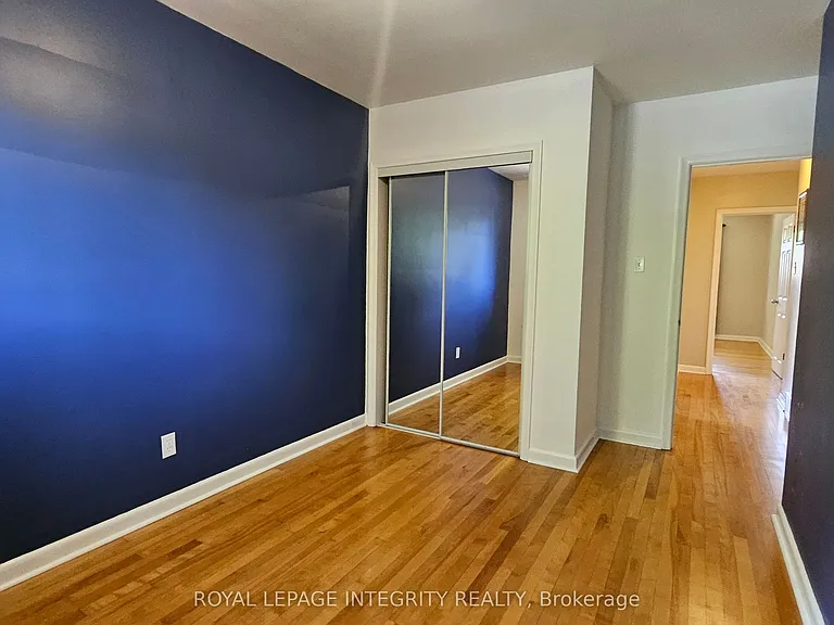 1764 Gage Cres — Photo 11