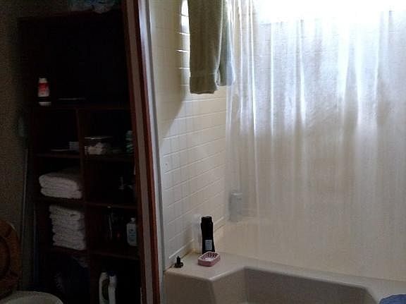 5th image of 16385 Jeff Ln