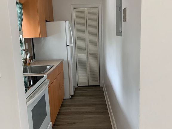 4th image of 1245 SW 5th St APT 5