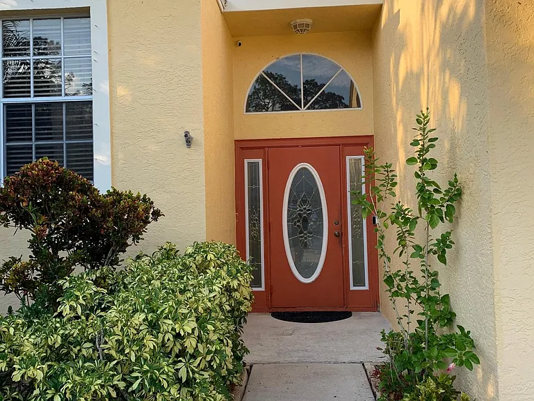 6110 Waterway Bay Dr — Photo 2