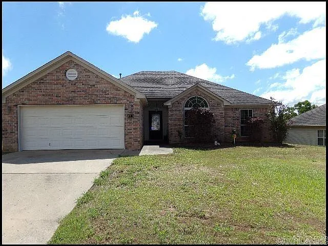 13498 Alexis Dr — Photo 1