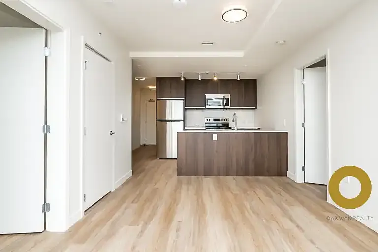 6137 Cambie St #501 — Photo 6