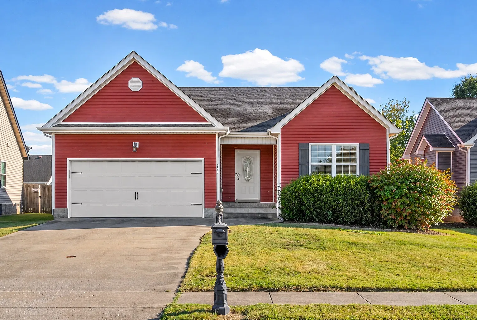 3 bed, 1300 sqft, $1,800 — Photo 1