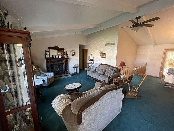 2nd image of 3707 Hillcrest Dr