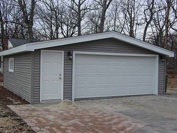 5th image of 20708 Greenwood Dr