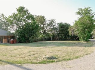 605 Svoboda St, Bonham, TX 75418
