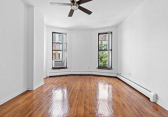 3rd image of 205 W 122nd St #2