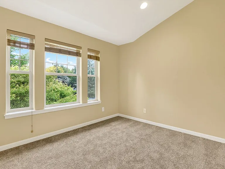 308-394 SW Eastman Pkwy — Photo 59