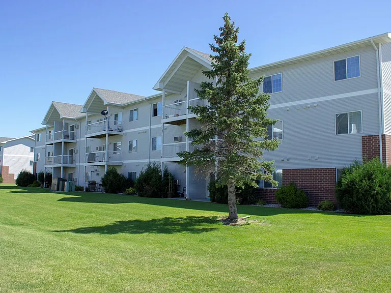 Osgood Townsite Apartment Homes — Photo 26