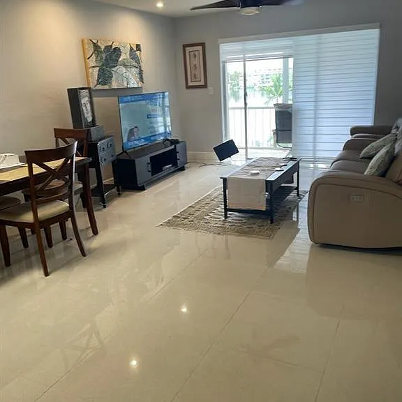 2200 Diana Dr #315 — Photo 4