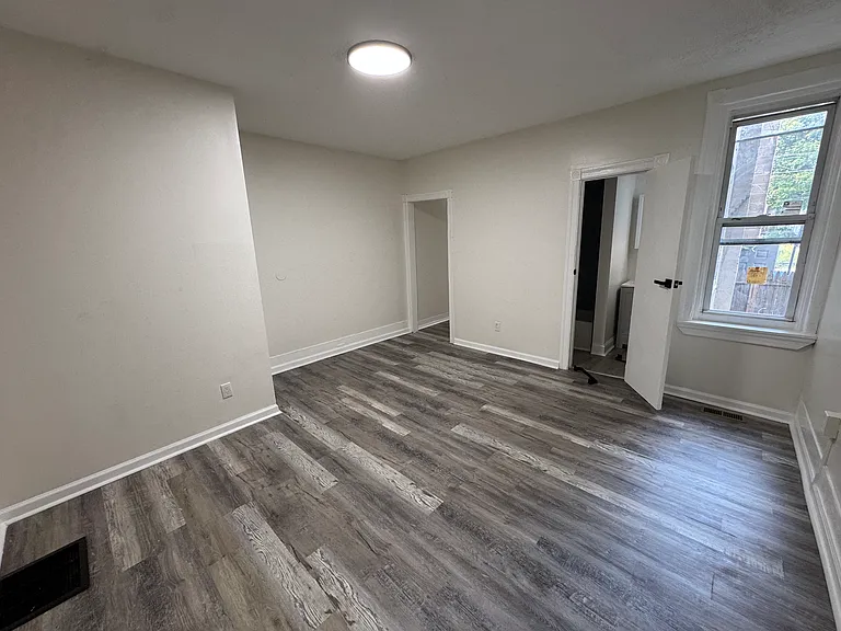544 State St #A — Photo 2