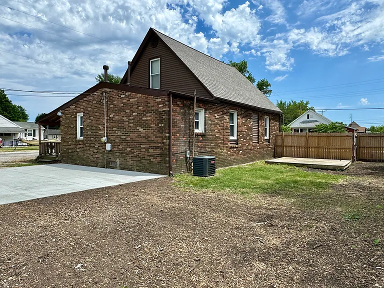 1101 Carroll St — Photo 14
