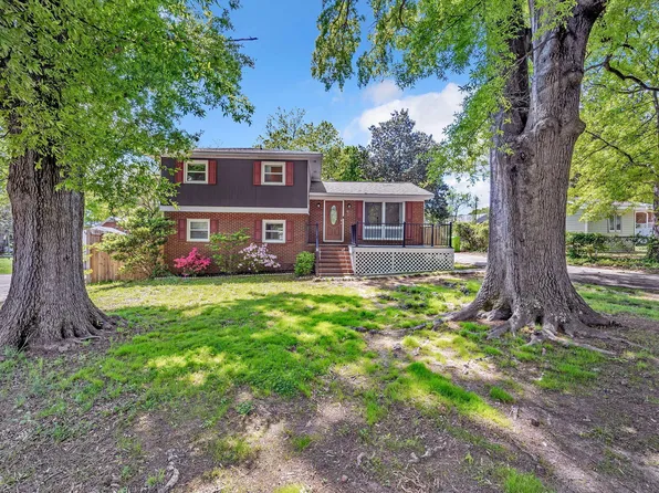 2904 Falkirk Pl, Raleigh, NC 27604