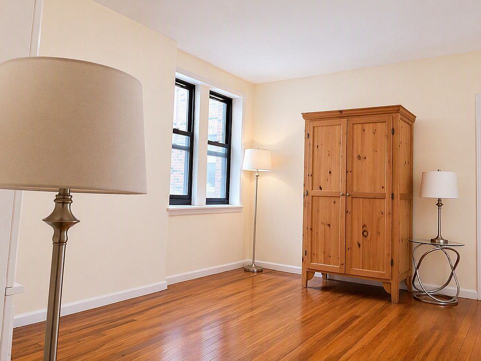 1st image of 312 Main St
