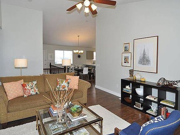 5th image of 11811 S Doves Landing Dr
