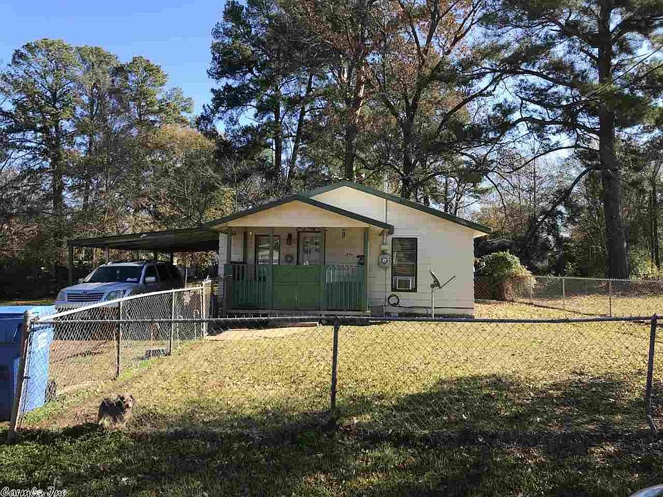 1st image of 606 Pecan St