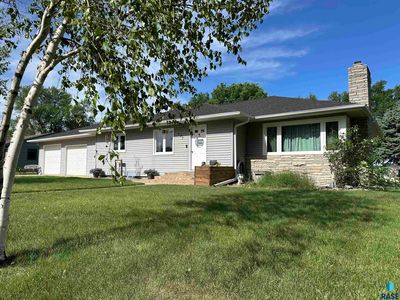 533 S Juniper St, Freeman, SD, 57029