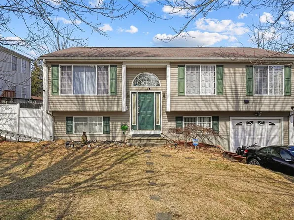 115 Hillwood St, Cranston, RI 02920