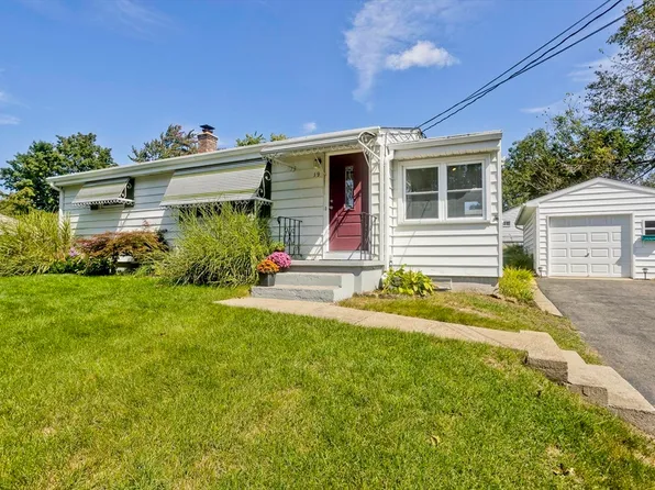 19 Dennis St, Springfield, MA 01118