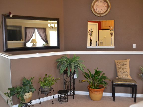 Living Rm/Stairway to Basemt