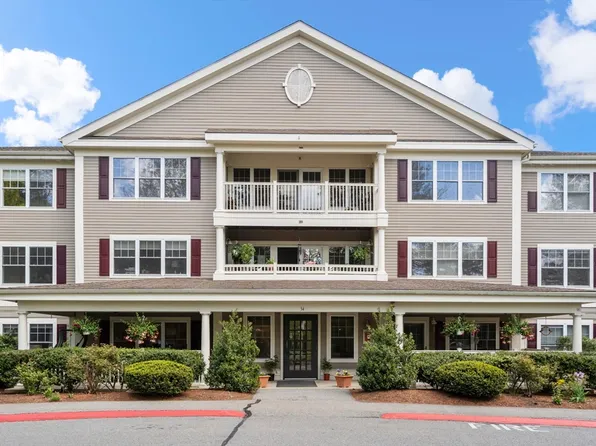 34 Meeting House Ln APT 301, Stow, MA 01775
