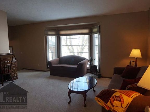 3rd image of 107 Wilcliff Dr