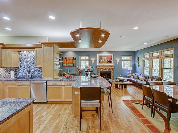 5th image of 11 Glen Arbor Way
